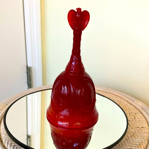 VINTAGE BICENTENNIAL FENTON PATRIOTS BELLS 1776-1976CHOCOLATE SLAG and RED SLAG - Picture 3 of 17